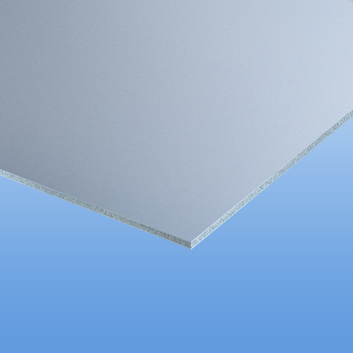 Alucobond plus 4mm in silbermetallic 500 eignen sich für Fassadenverkleidungen an Wohngebäuden und Garagen.